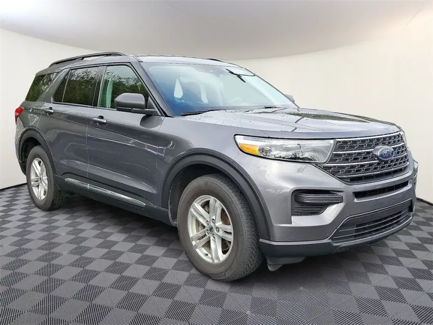 2022 Ford Explorer XLT photo 1