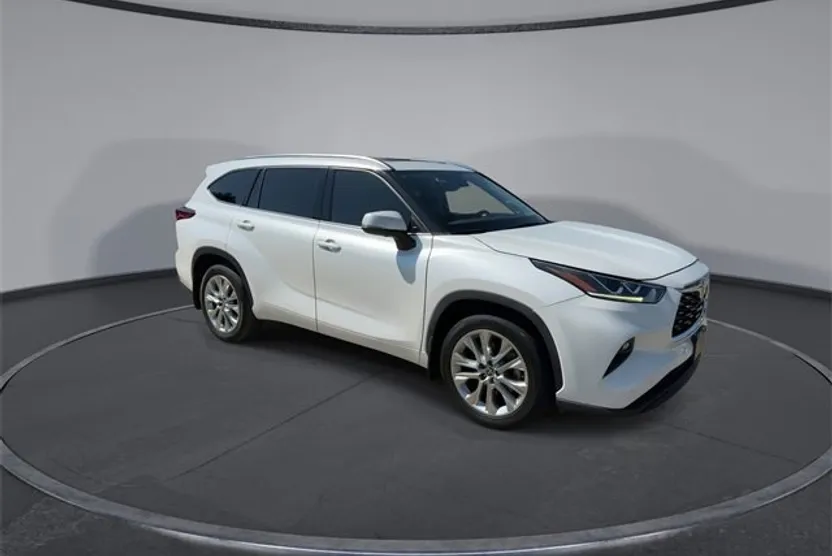 2022 Toyota Highlander Limited photo 1