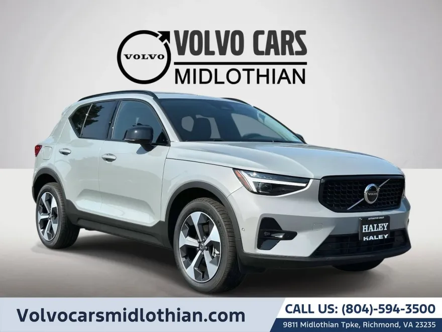 2026 Volvo XC40 Plus photo 1