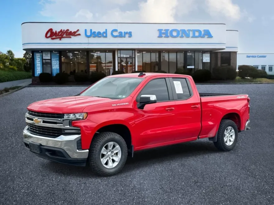 2019 Chevrolet Silverado 1500 LT photo 1