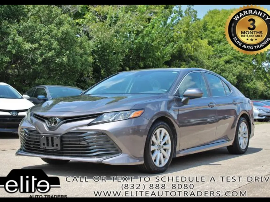 2020 Toyota Camry LE photo 1