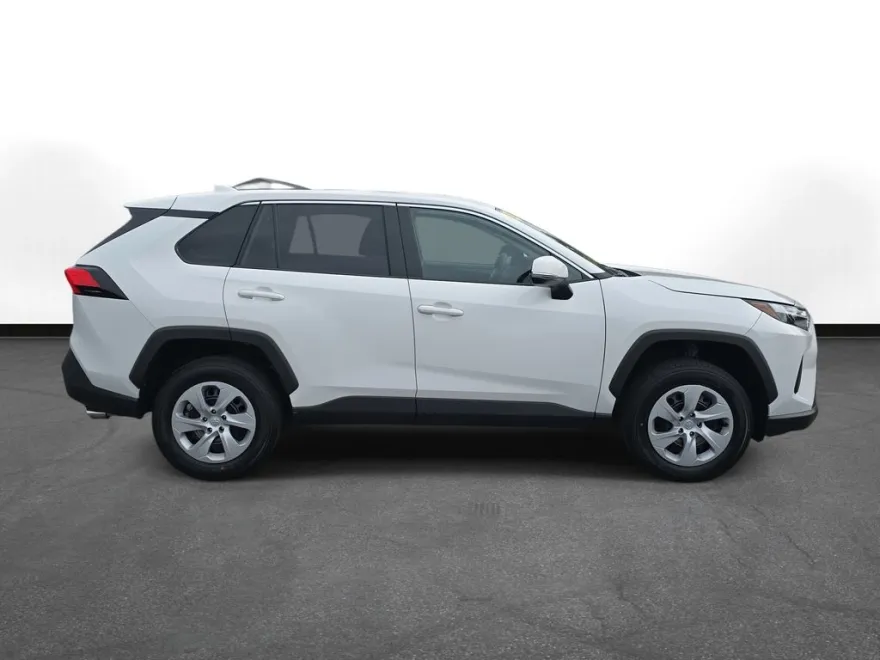 2025 Toyota RAV4 LE photo 1