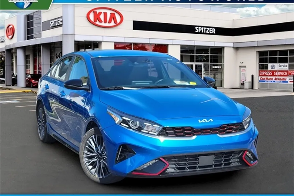 2024 Kia Forte GT-Line photo 1