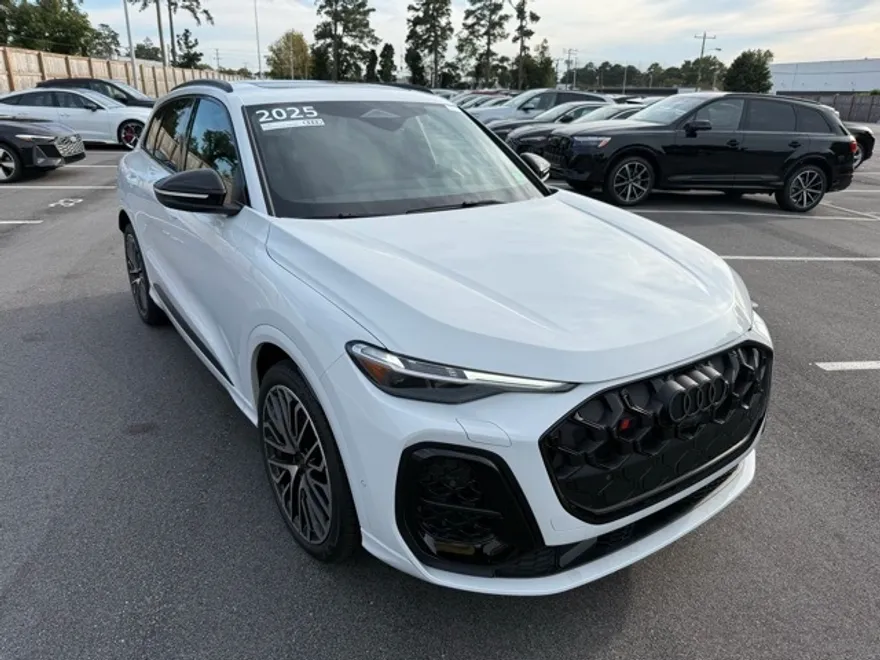 2025 Audi SQ5 Premium Plus photo 1