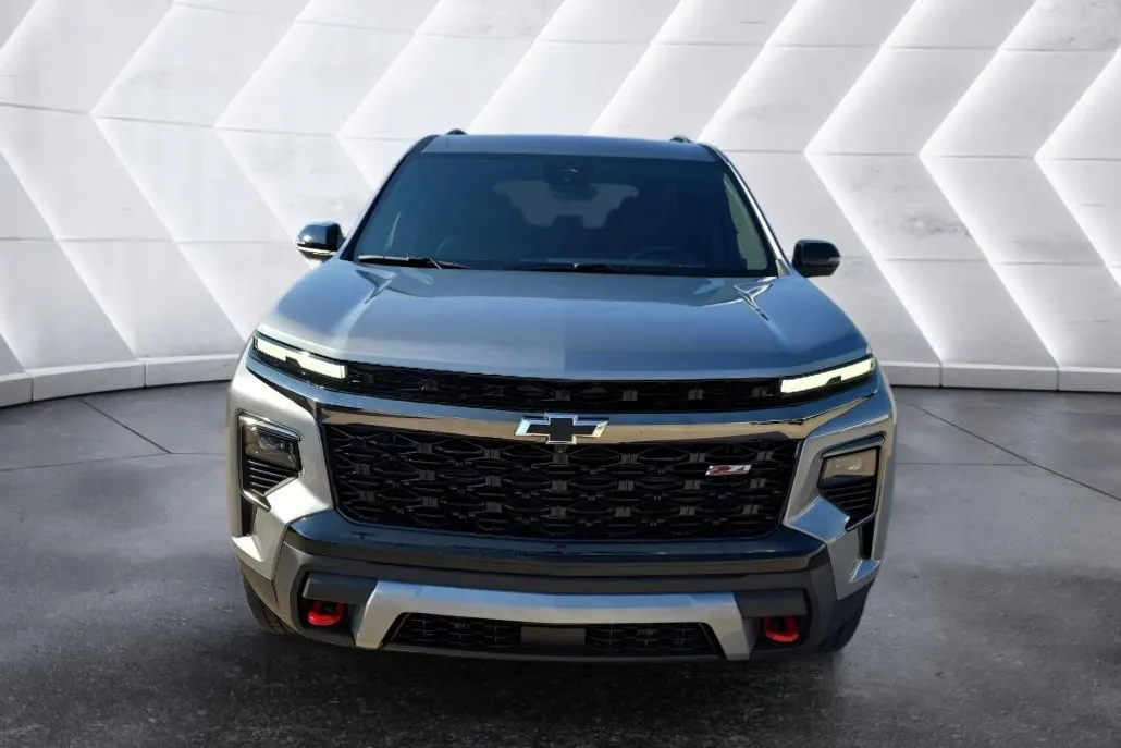 2026 Chevrolet Traverse Z71 photo 1