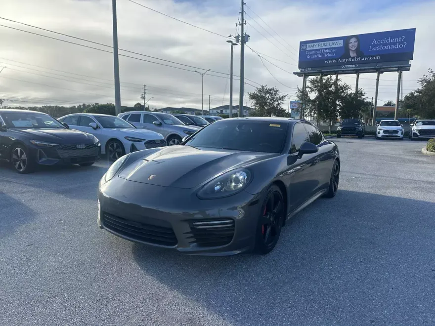 2015 Porsche Panamera GTS photo 1