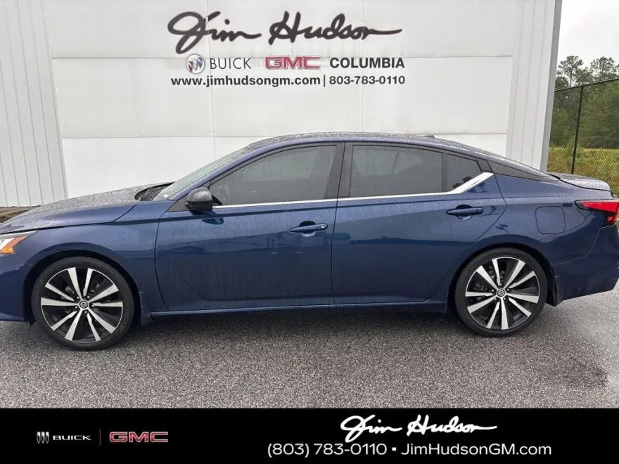 2022 Nissan Altima 2.5 SR photo 1