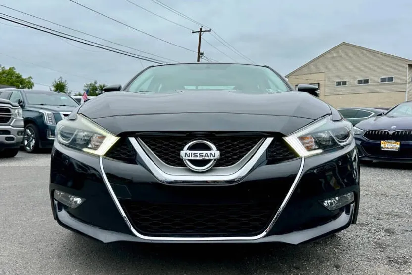 2017 Nissan Maxima SL photo 1