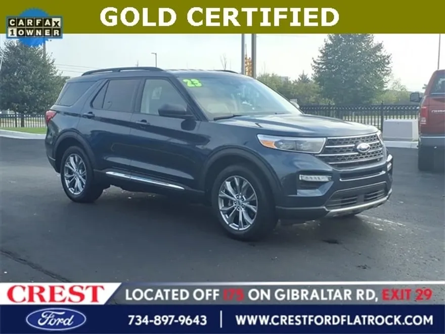2023 Ford Explorer XLT photo 1