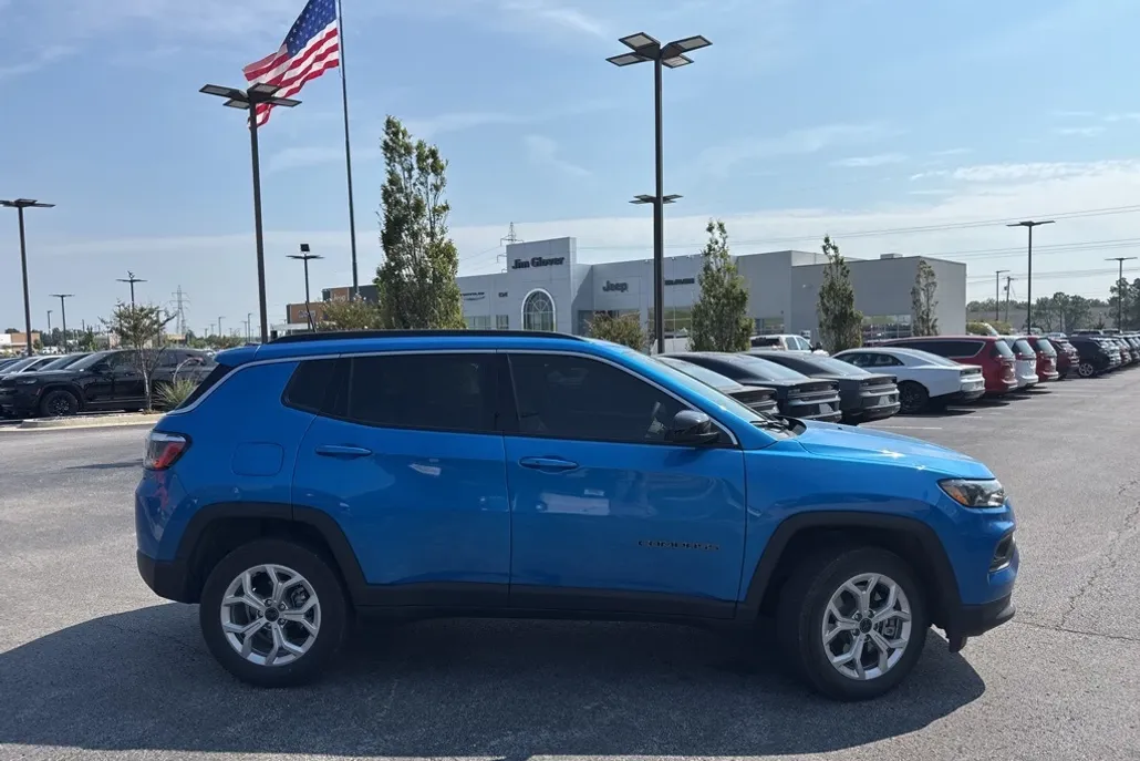 2025 Jeep Compass Latitude photo 1
