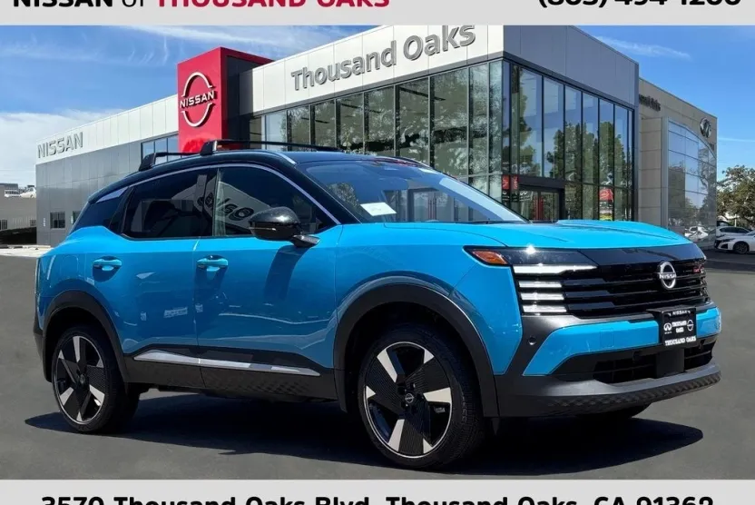 2025 Nissan Kicks SR photo 1