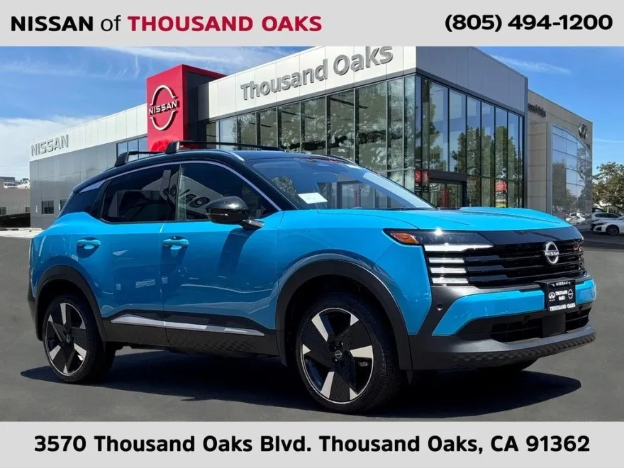 2025 Nissan Kicks SR photo 1