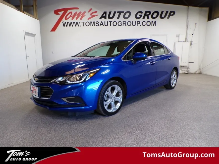 2017 Chevrolet Cruze Premier photo 1