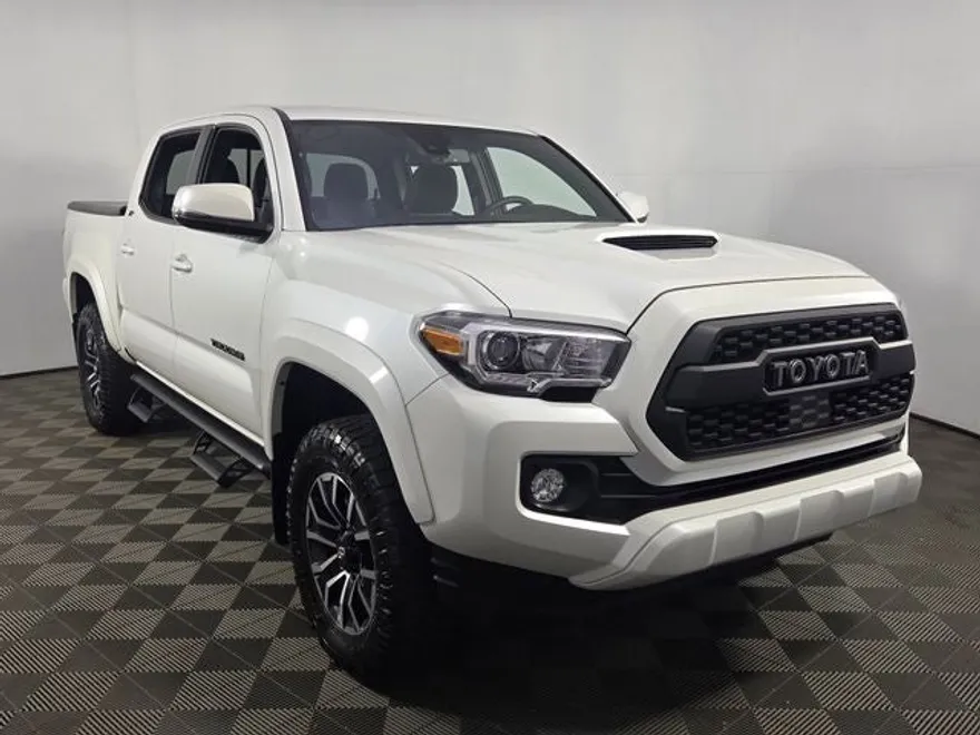 2023 Toyota Tacoma TRD Sport V6 photo 1