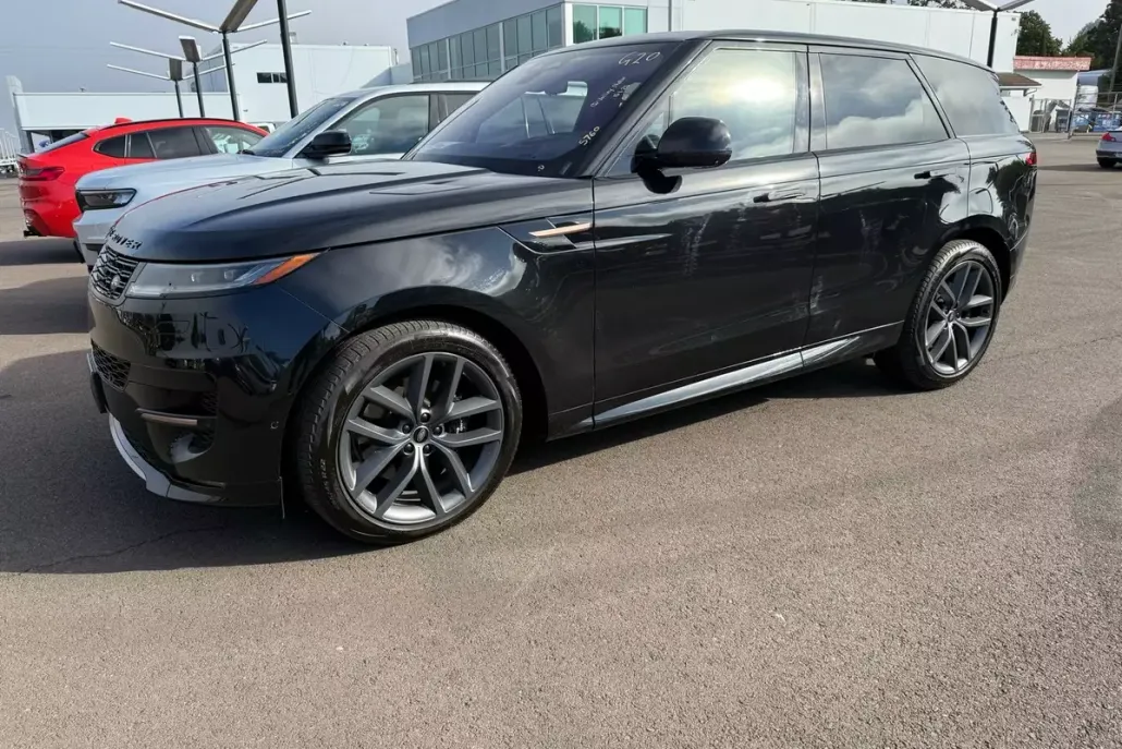 2023 Land Rover Range Rover Sport SE photo 1