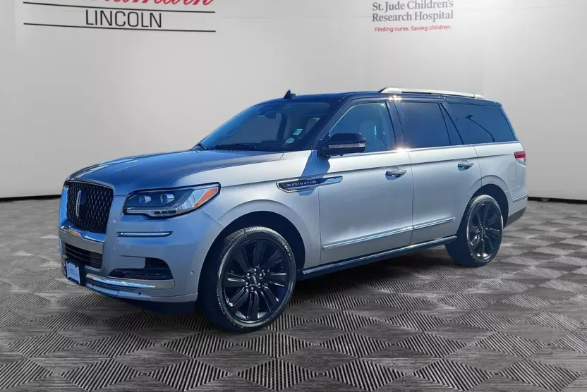 2022 Lincoln Navigator Black Label photo 1