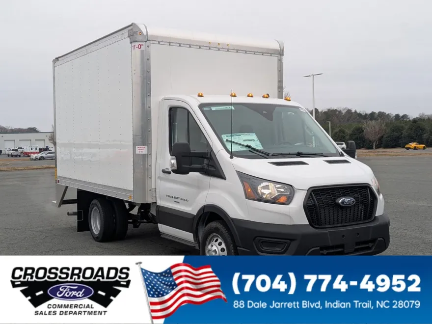 2024 Ford Transit Cutaway photo 1