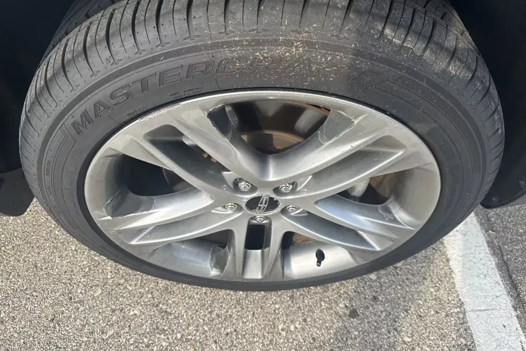 2015 Lincoln MKC Base photo 1