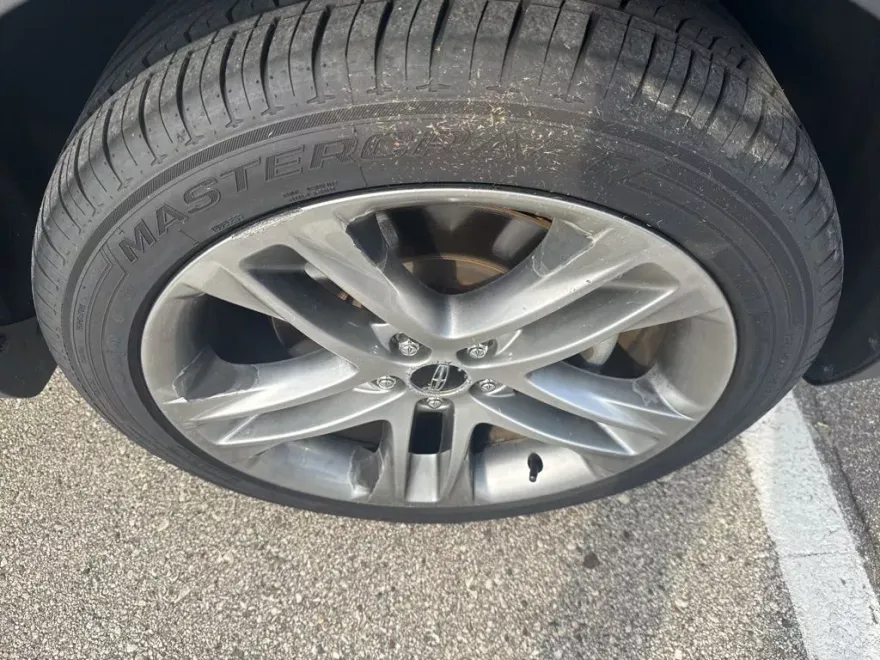 2015 Lincoln MKC Base photo 1