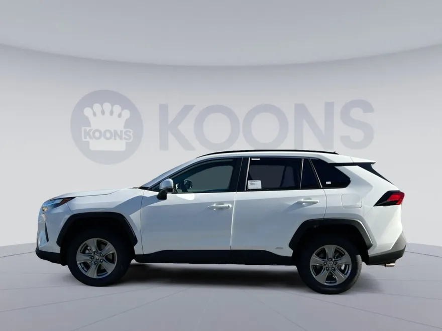 2025 Toyota RAV4 Hybrid XLE photo 1