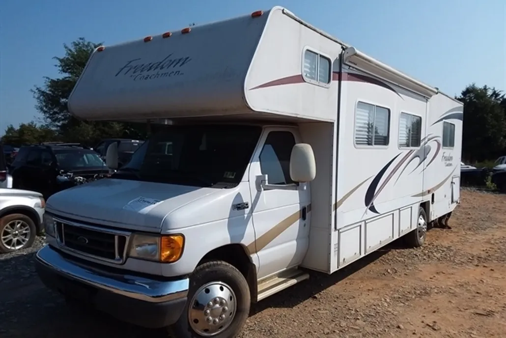 2005 Ford E-450 photo 1