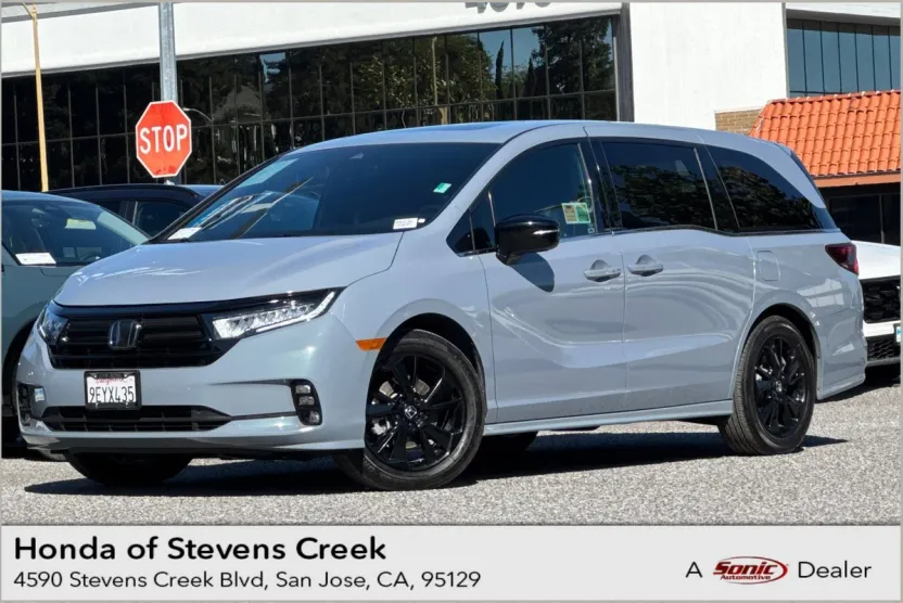 2023 Honda Odyssey Sport photo 1