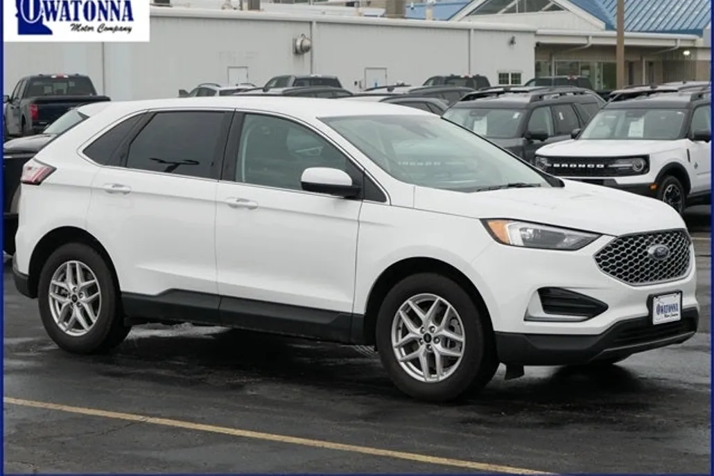 2024 Ford Edge SEL photo 1