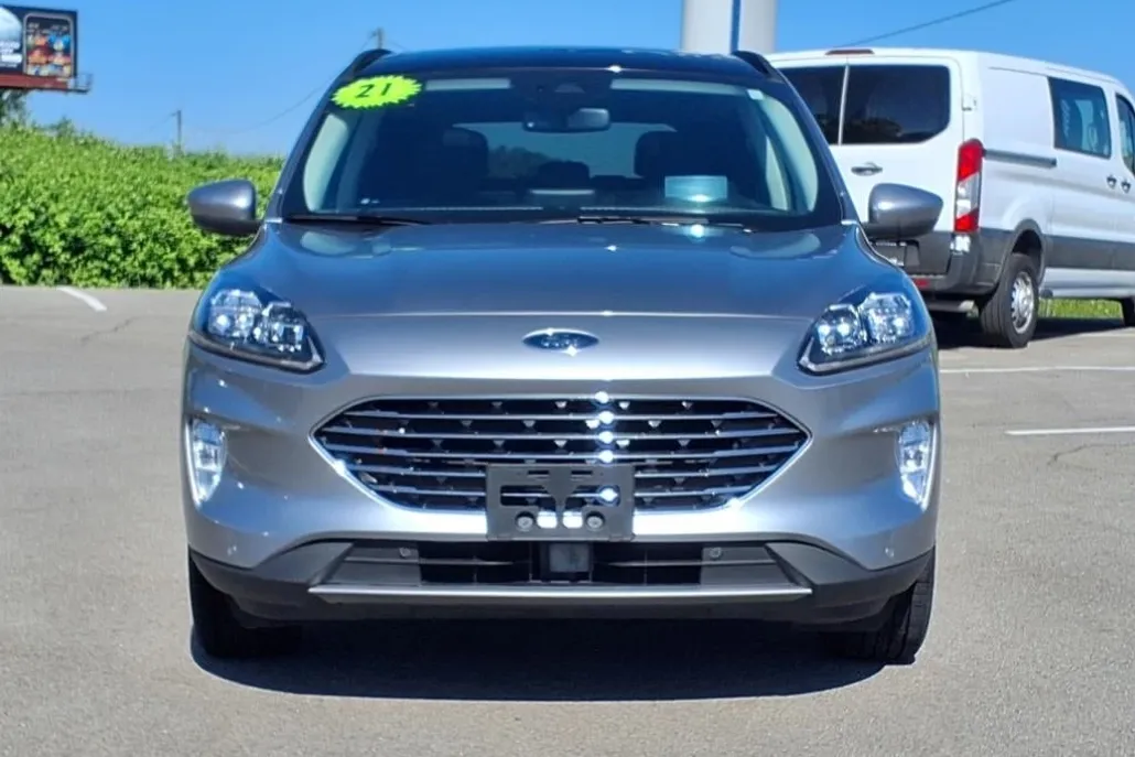 2021 Ford Escape Hybrid Titanium photo 1