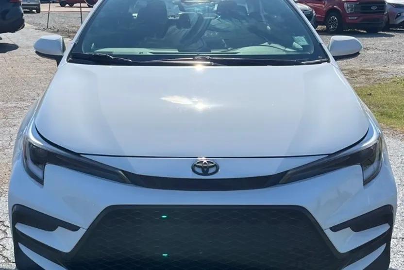 2024 Toyota Corolla SE photo 1