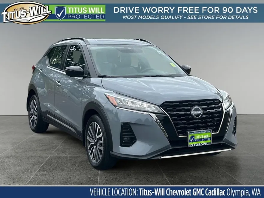 2023 Nissan Kicks SR photo 1