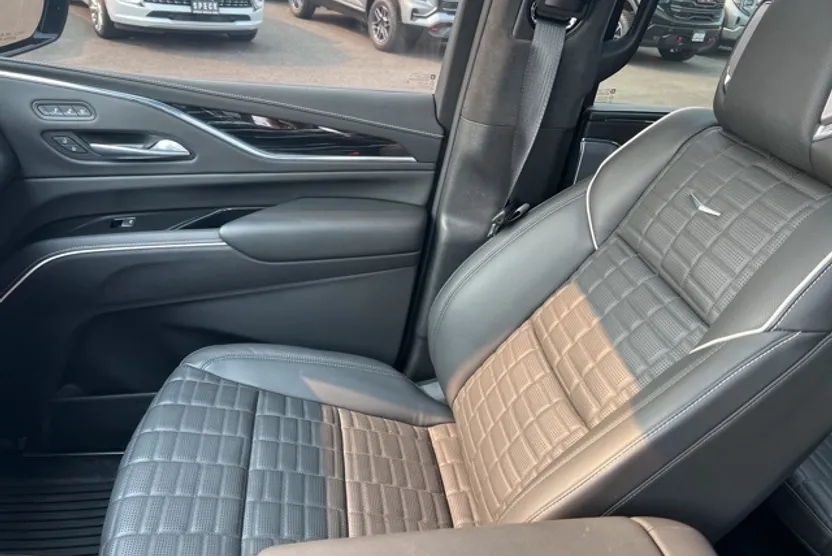 2024 Cadillac Escalade V-Series photo 1