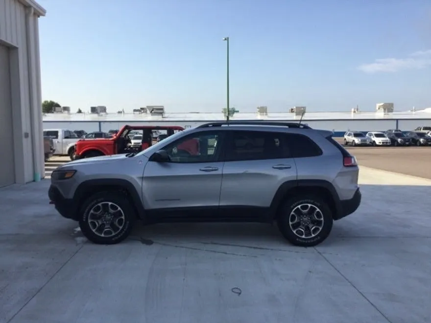 2020 Jeep Cherokee Trailhawk photo 1