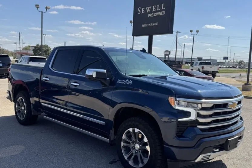 2023 Chevrolet Silverado 1500 High Country photo 1