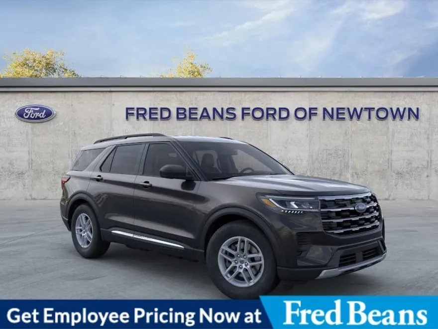 2025 Ford Explorer photo 1