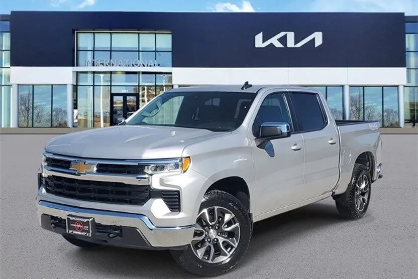 2022 Chevrolet Silverado 1500 LT photo 1