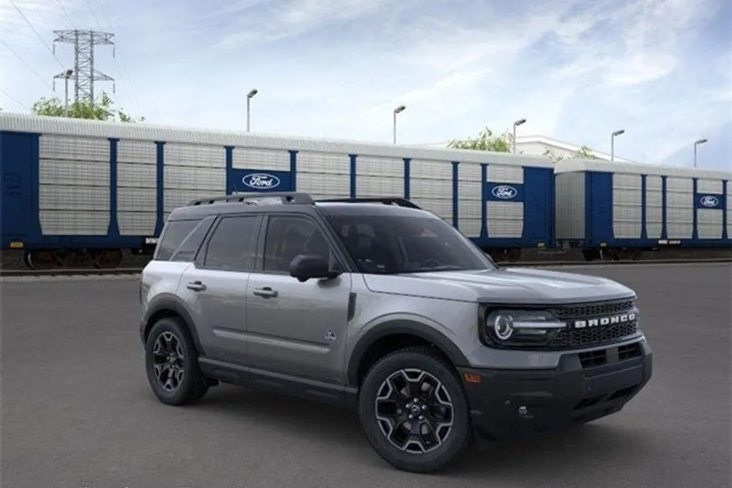 2025 Ford Bronco Sport Outer Banks photo 1