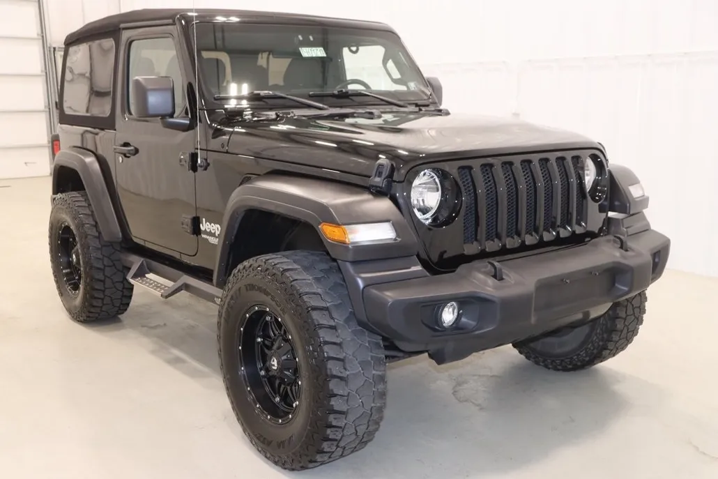 2020 Jeep Wrangler Sport S photo 1