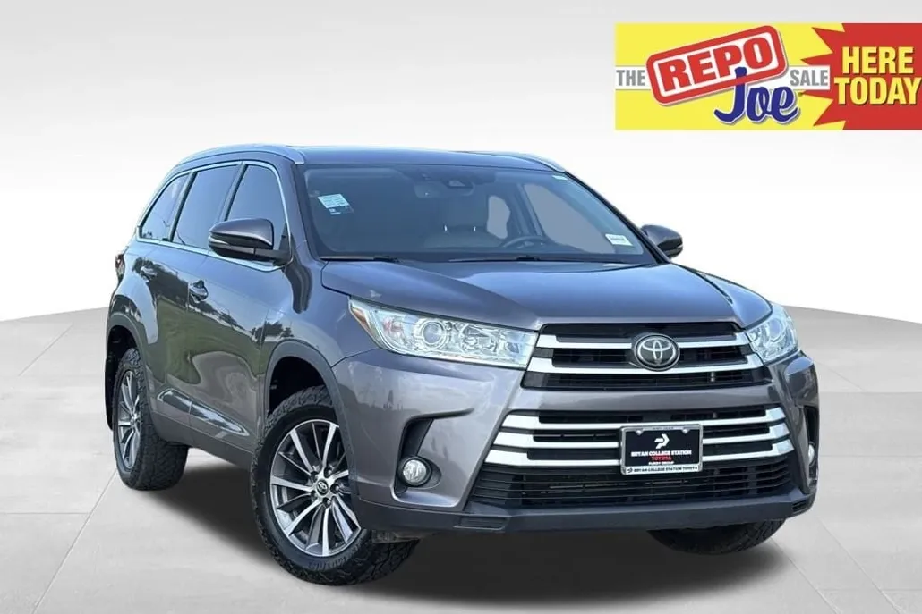 2019 Toyota Highlander XLE photo 1
