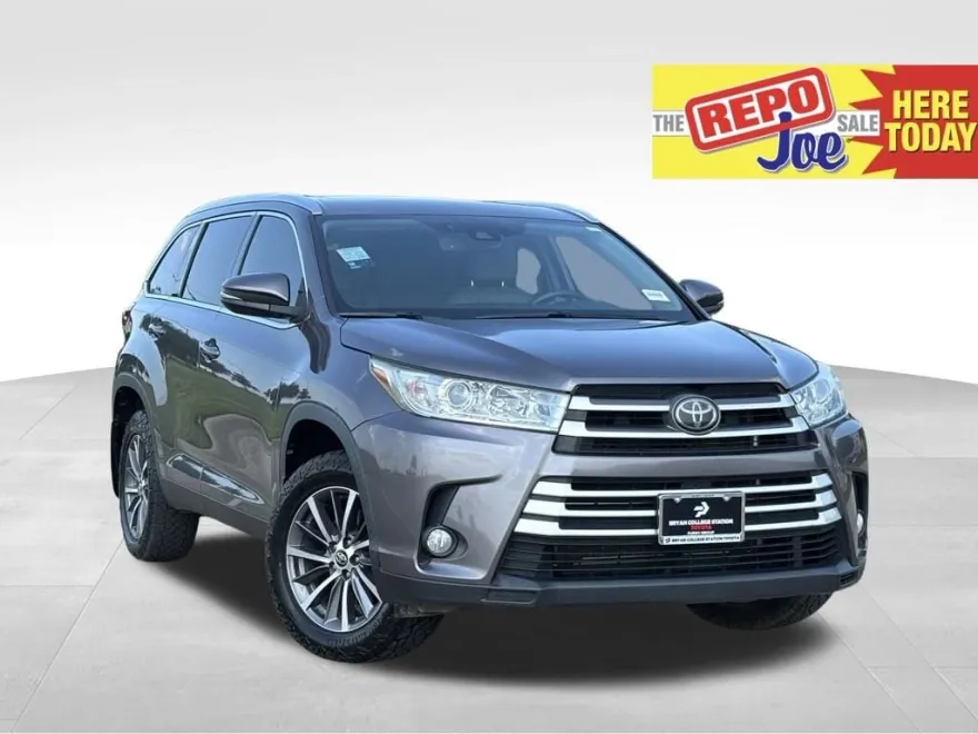 2019 Toyota Highlander XLE photo 1