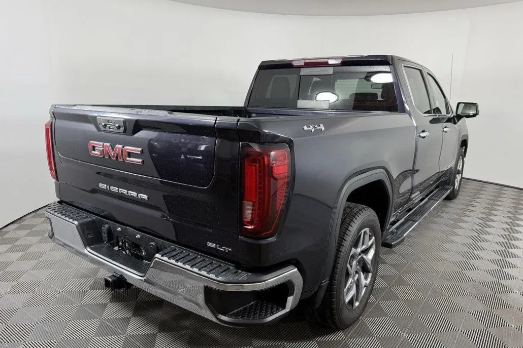 2022 Gmc Sierra 1500 SLT photo 1