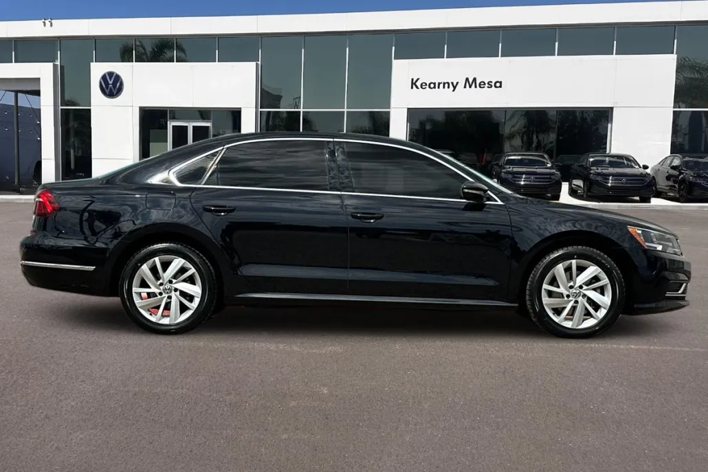 2018 Volkswagen Passat 2.0T SE photo 1