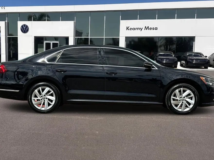 2018 Volkswagen Passat 2.0T SE photo 1