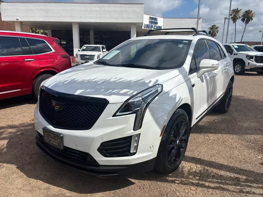 2021 Cadillac XT5 Sport photo 1
