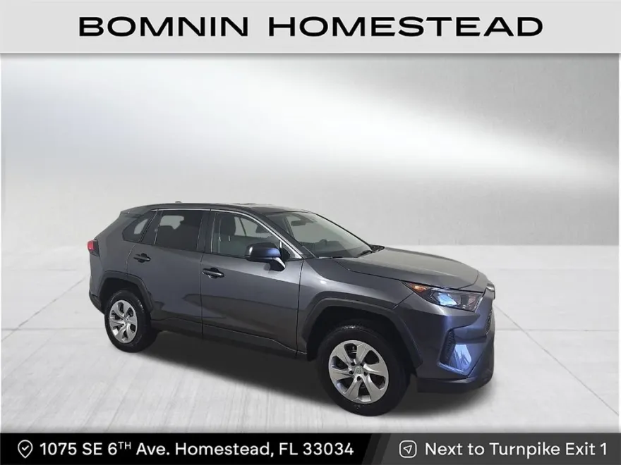 2022 Toyota RAV4 LE photo 1