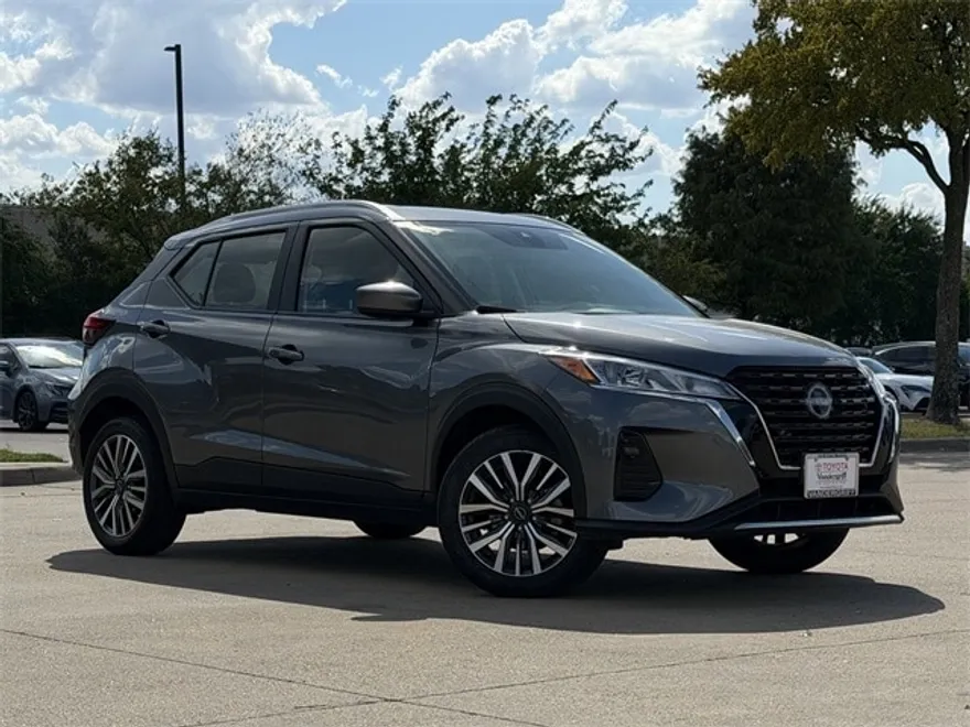 2024 Nissan Kicks SV photo 1