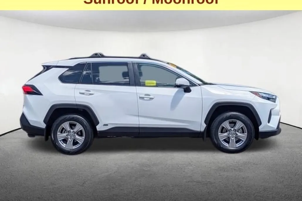 2023 Toyota RAV4 Hybrid XLE photo 1