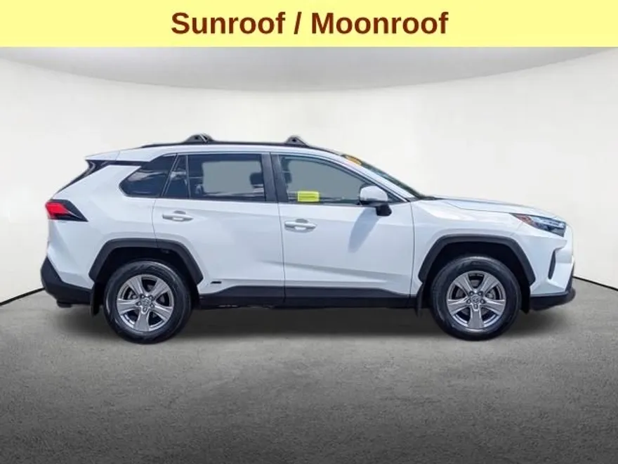 2023 Toyota RAV4 Hybrid XLE photo 1