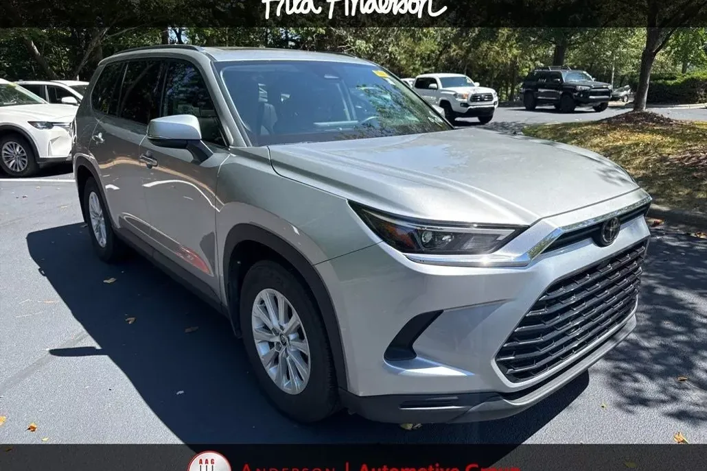 2024 Toyota Grand Highlander XLE photo 1
