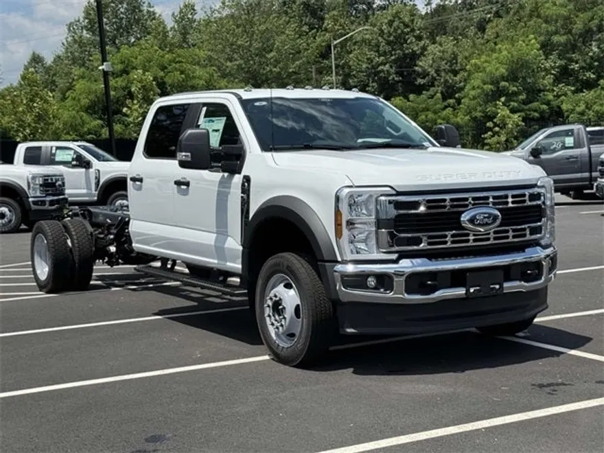 2025 Ford F-450 photo 1