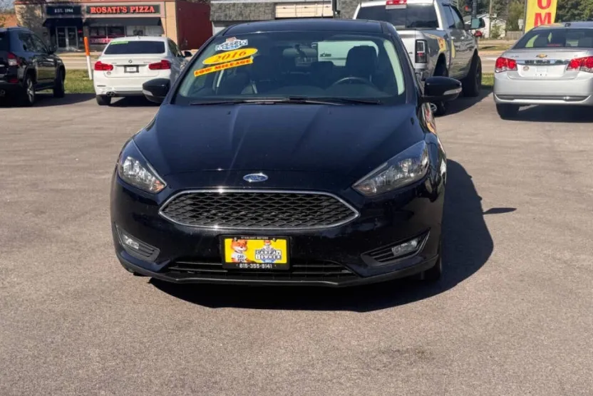 2016 Ford Focus SE photo 1